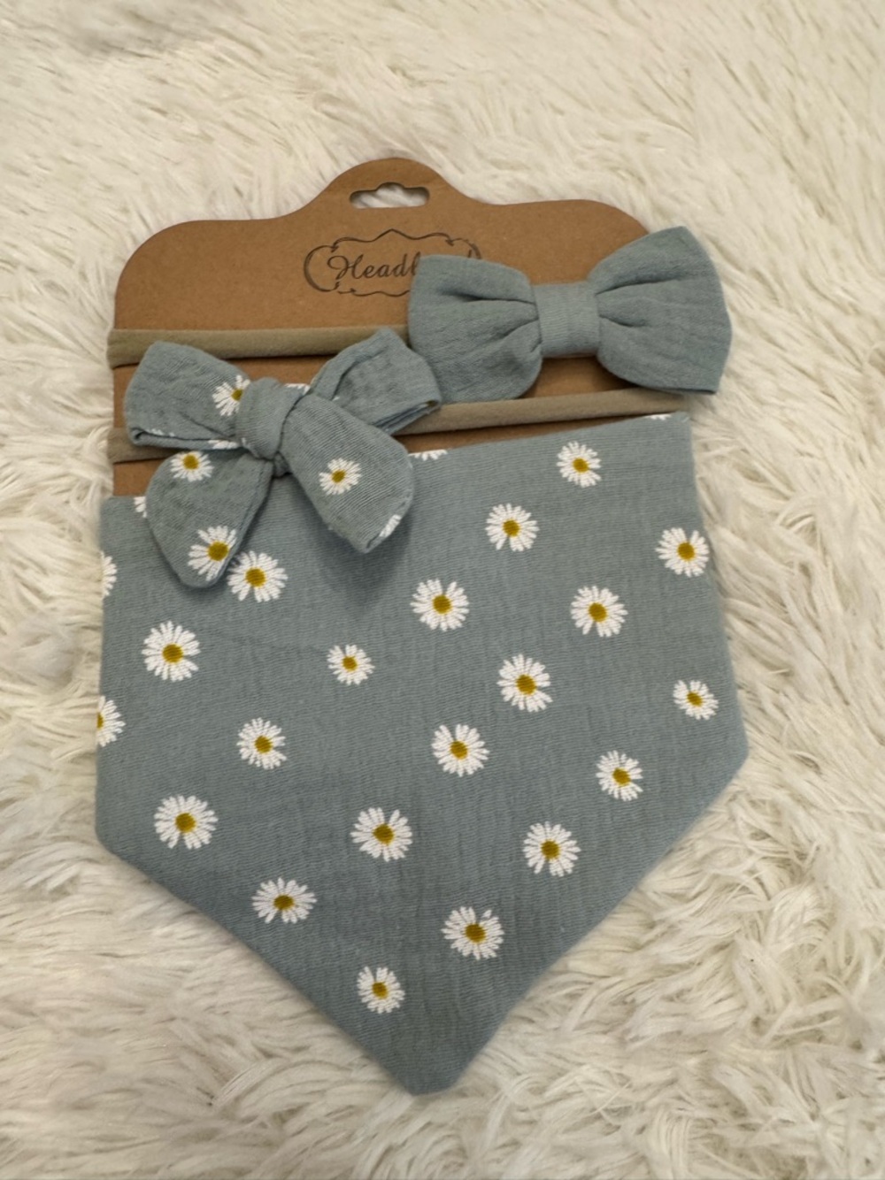Bay girl bandana bib and Bow Set - Grey Daisy Print Kids Accessories set of 3